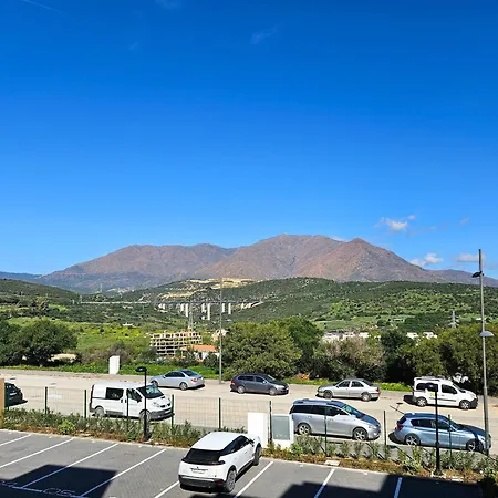 Two Bedroom In Sunny Golf, アパート エステポナ