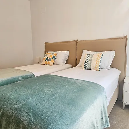 Two Bedroom In Sunny Golf, * エステポナ
