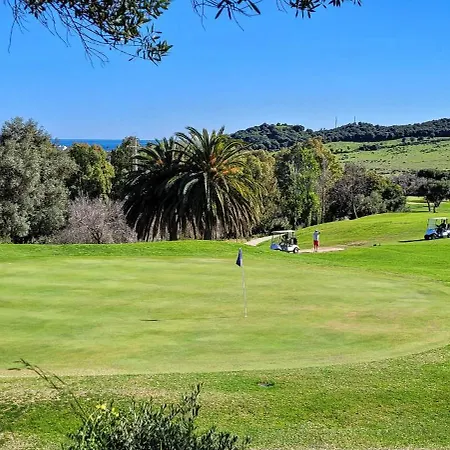 Two Bedroom In Sunny Golf, Appartement