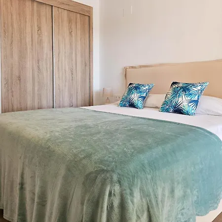 Two Bedroom In Sunny Golf, Appartement