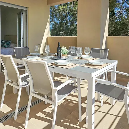 Two Bedroom In Sunny Golf, Appartement Estepona