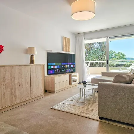 Appartement Two Bedroom In Sunny Golf,